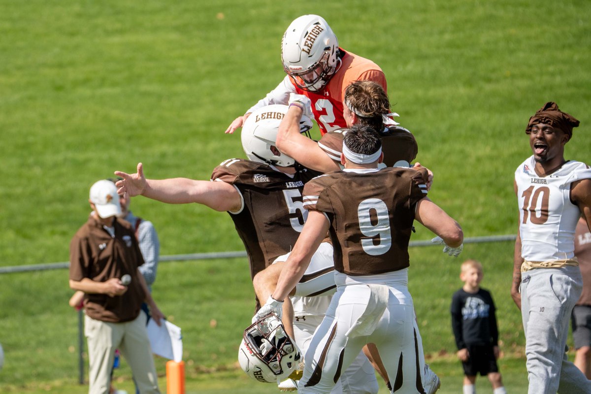 LehighFootball's tweet photo. 🟤⚪ Game ✅
Spring 🏈 ✅

#GoLehigh #TheNest https://t.co/v5q3m0yg4n