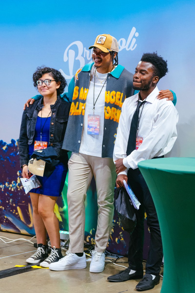 KyleOnTheMic_'s tweet image. #BroccoliCon 2023🥦🎤

Thank you @BroccoliCity for having me host this AMAZING reunion felt event with my Community. #Greatful