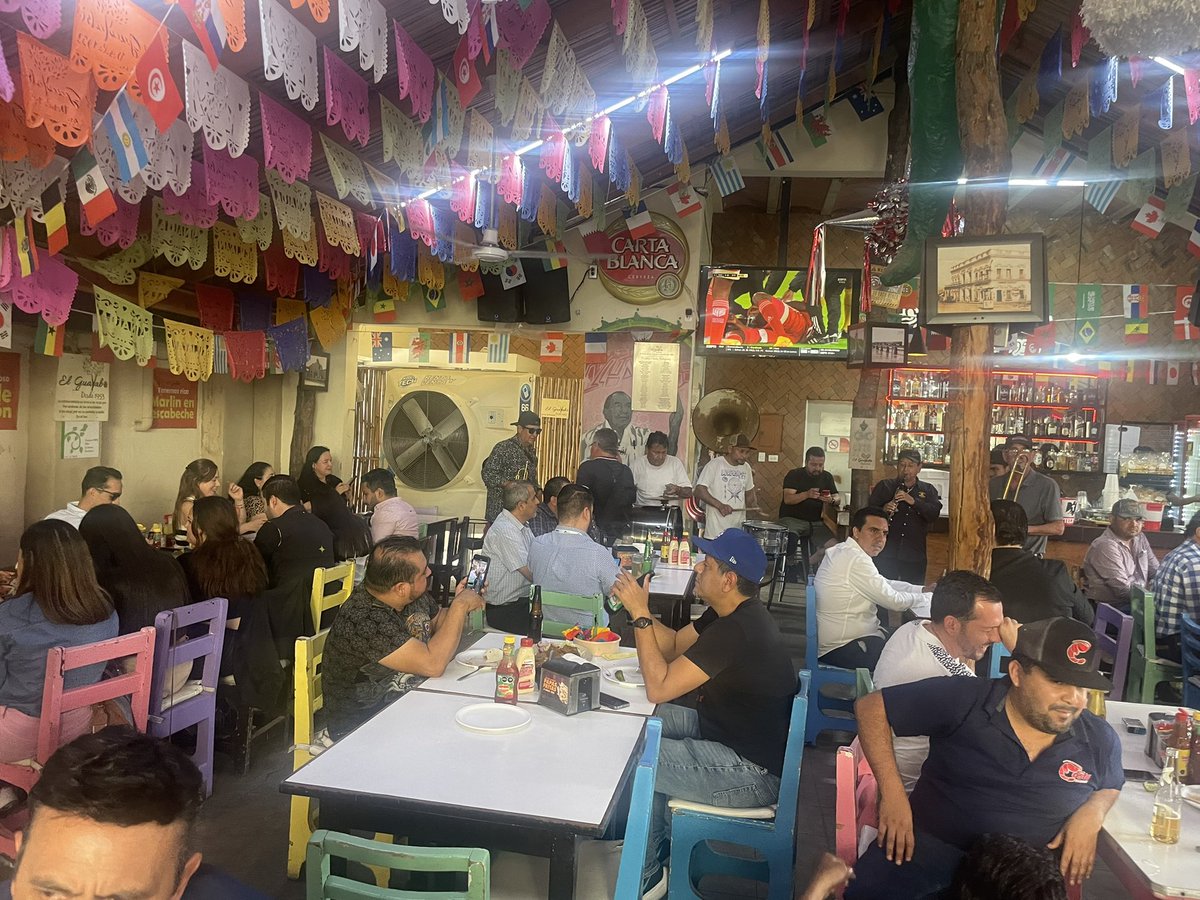 javi_san_cooper's tweet photo. 📍El Guayabo (Culiacán, Sinaloa)🇲🇽
⚠️No apto para gente tranquila🙄. Pollo frito RI-QUÍ-SI-MO🍗
#MoniCooptooth #Cooptooth https://t.co/jojso3bLVz