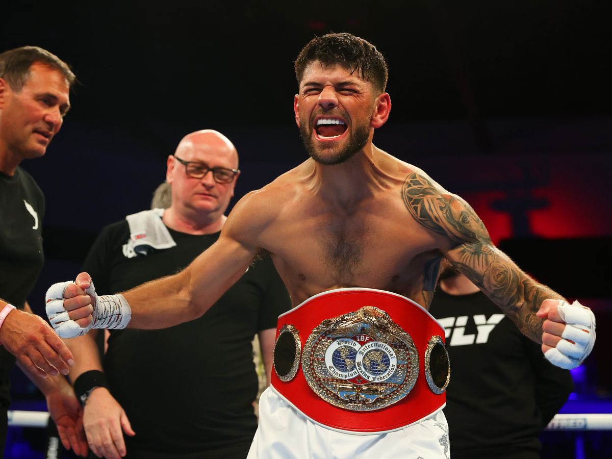 Joe Cordina beats Shavkat Rakhimov by Split Decision to regain his IBF World Title! 🥊🏆

Llongyfarchiadau @JoeCordina_91 🏴󠁧󠁢󠁷󠁬󠁳󠁿