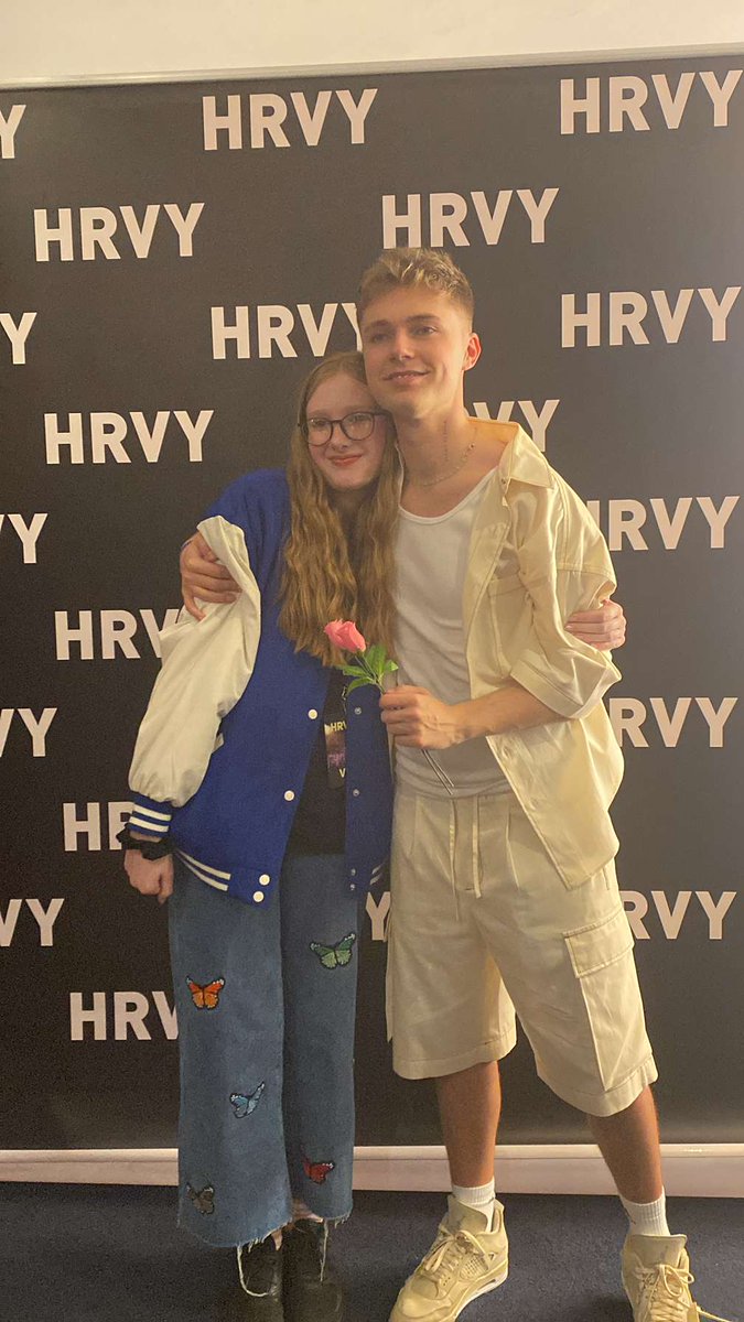 mebecauseofgu's tweet photo. love you more than anything in the whole world, thank you for the most amazing night. "see you soon" ❤️ https://t.co/aYu6D0PHqV