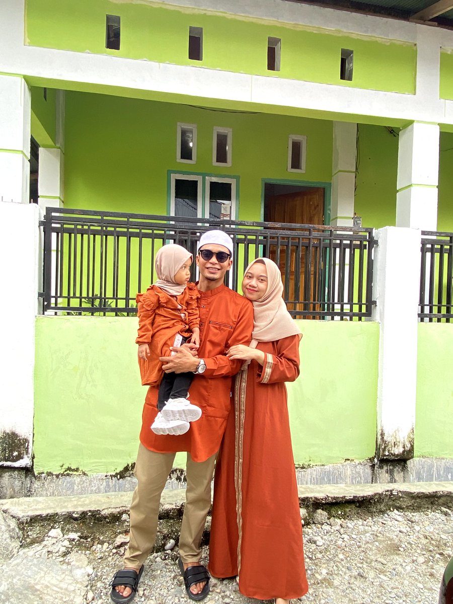 AdamRKGP's tweet photo. Dengan segala kerendahan dan keikhlasan hati izinkan kami sekeluarga mengucapkan:

Selamat Hari Raya Idul Fitri
1 Syawal 1444 Hijriah 

Taqobbalallahu Minna Waminkum 
Mohon maaf lahir dan bathin semuanya.
Adam dan keluarga 🙏❤️😇 https://t.co/zPQ8MBtGFX