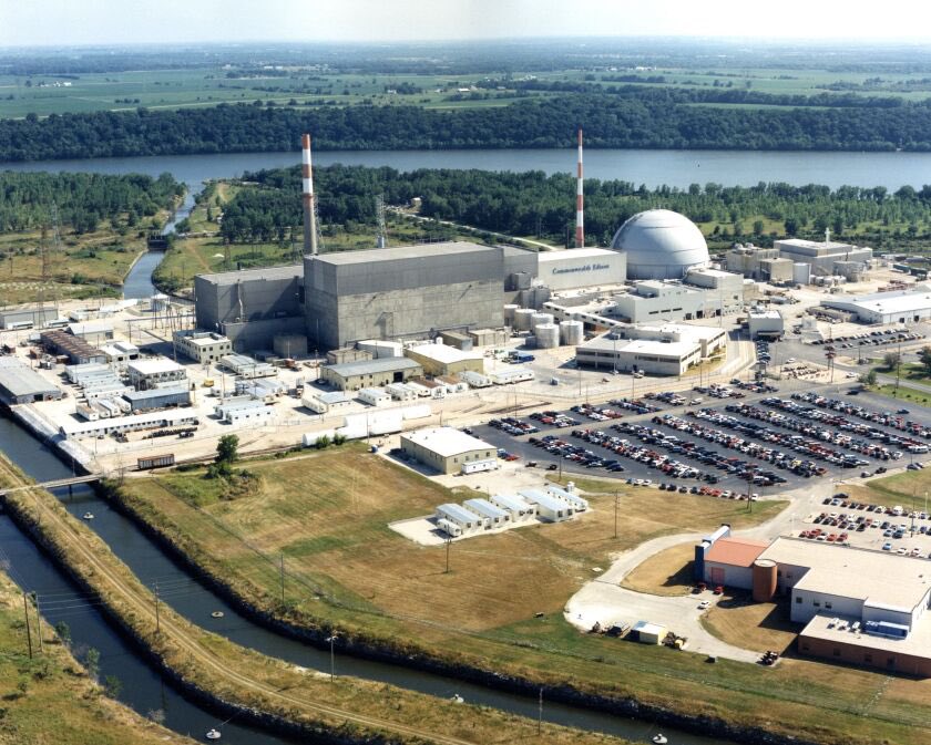 cornoisseur's tweet photo. ⚡️ Chicago, meet your climate superheroes: 

• Byron
• Braidwood
• Lasalle
• Dresden
• Quad Cities (not pictured)

Together, these plants generate 76% of all power in northern Illinois. After exports, they meet almost 100% of our demand 🤯 https://t.co/yOkIRMFGw8