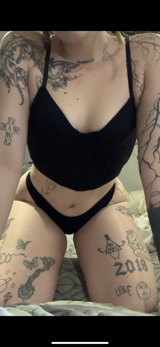Lillyhotbox's tweet photo. Nude content coming soon😘 https://t.co/oCU2YfdLtx https://t.co/LZVT51iqKM