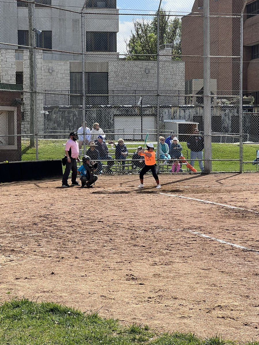 MattRoanAD's tweet photo. Great day in RKY &amp; on campus: G w/ a goal in a draw, Raddy playing well &amp; winning in her first ever 🥎 game, Senior Day at @EKU_XCTF Rick Erdmann Twilight, &amp; @EKU_Softball earning split &amp; a rubber match with so many great alums supporting! Let’s #GoFam &amp; #GoBigE ‼️ #E2W https://t.co/l5rz154cIP