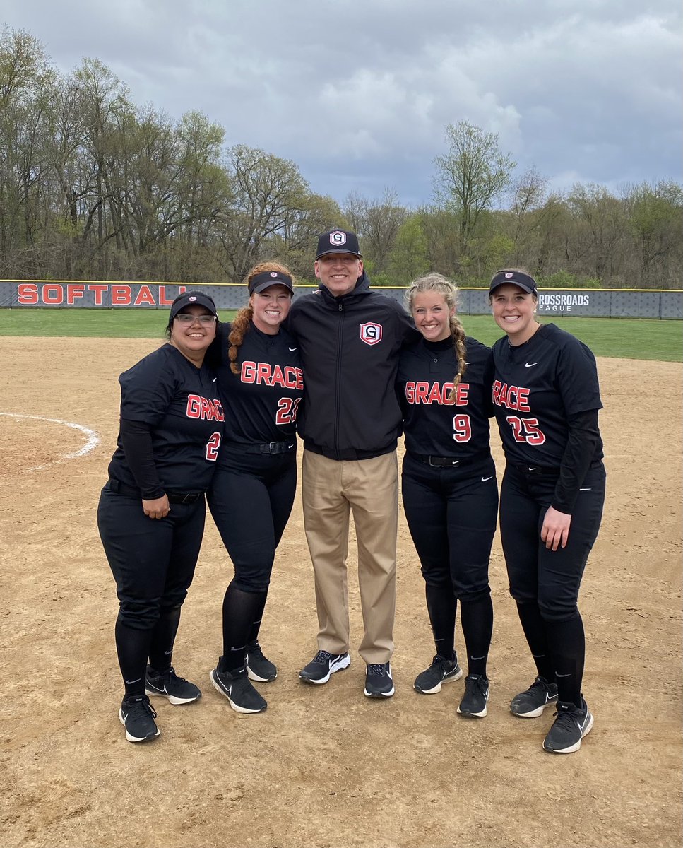 Chad__Briscoe's tweet photo. A special group of @GC__Softball seniors! Thankful for these ladies, their impact on the program and their desire to live their faith through softball! @LaikynLowe @ashley_beckler @jeri_ellis9 @carly_ruiz37 Thank you seniors!! https://t.co/3G5bji179T