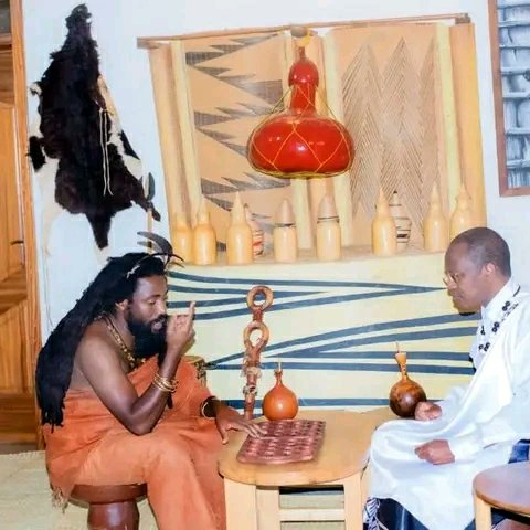 RTANGARWMABOKO's tweet photo. AKADOGO k'iki Cyamweru mu Bicumbi,#Amafoto30 n'Inyandiko
Nyagasani #ImandwaNkuru y'u #Rwanda Muganga @RTANGARWMABOKO arikumwe n'#Abagirwa bo mu Bicumbi n'abandi Benimana, yayoboye Umuhango wo Gutura #Igitambo cy'#Umuterekero w'#Akadogo👇🏿
https://t.co/NvSkZ237zU https://t.co/cExs9QXZTC