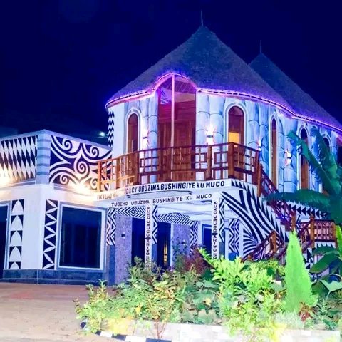 RTANGARWMABOKO's tweet photo. AKADOGO k'iki Cyamweru mu Bicumbi,#Amafoto30 n'Inyandiko
Nyagasani #ImandwaNkuru y'u #Rwanda Muganga @RTANGARWMABOKO arikumwe n'#Abagirwa bo mu Bicumbi n'abandi Benimana, yayoboye Umuhango wo Gutura #Igitambo cy'#Umuterekero w'#Akadogo👇🏿
https://t.co/NvSkZ237zU https://t.co/cExs9QXZTC