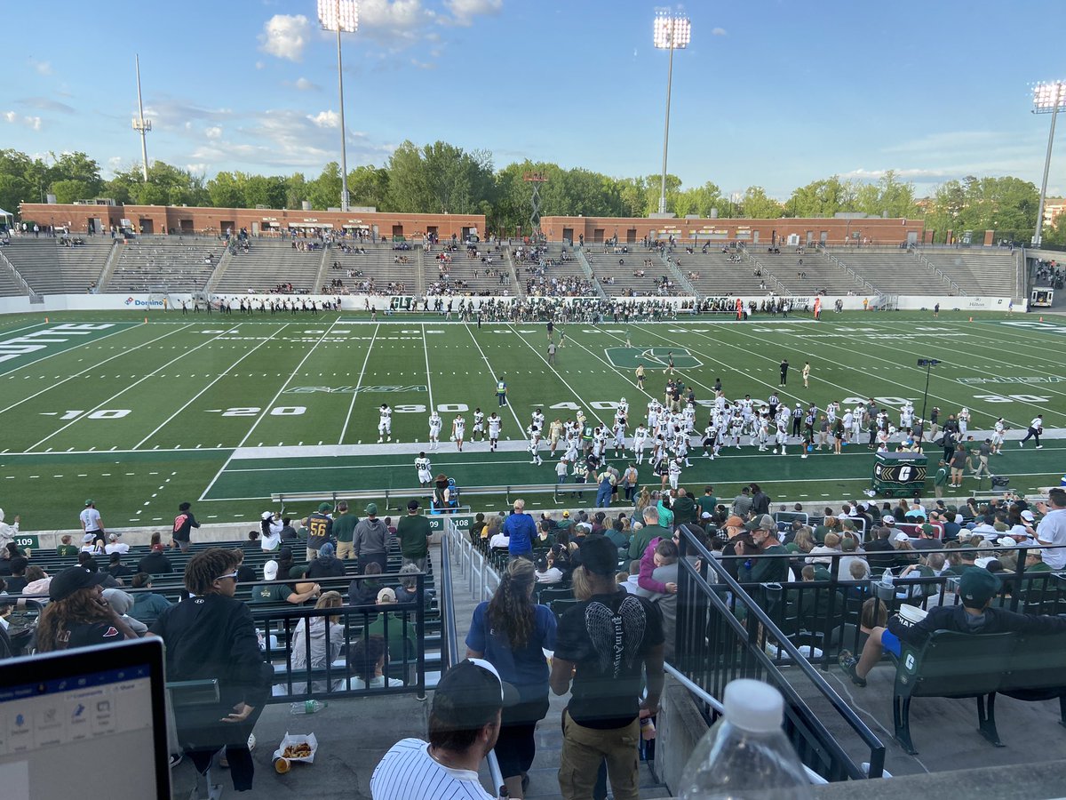 Hunter_Bailey45's tweet photo. Some scenes from pre-spring game: https://t.co/mA16iviQtn