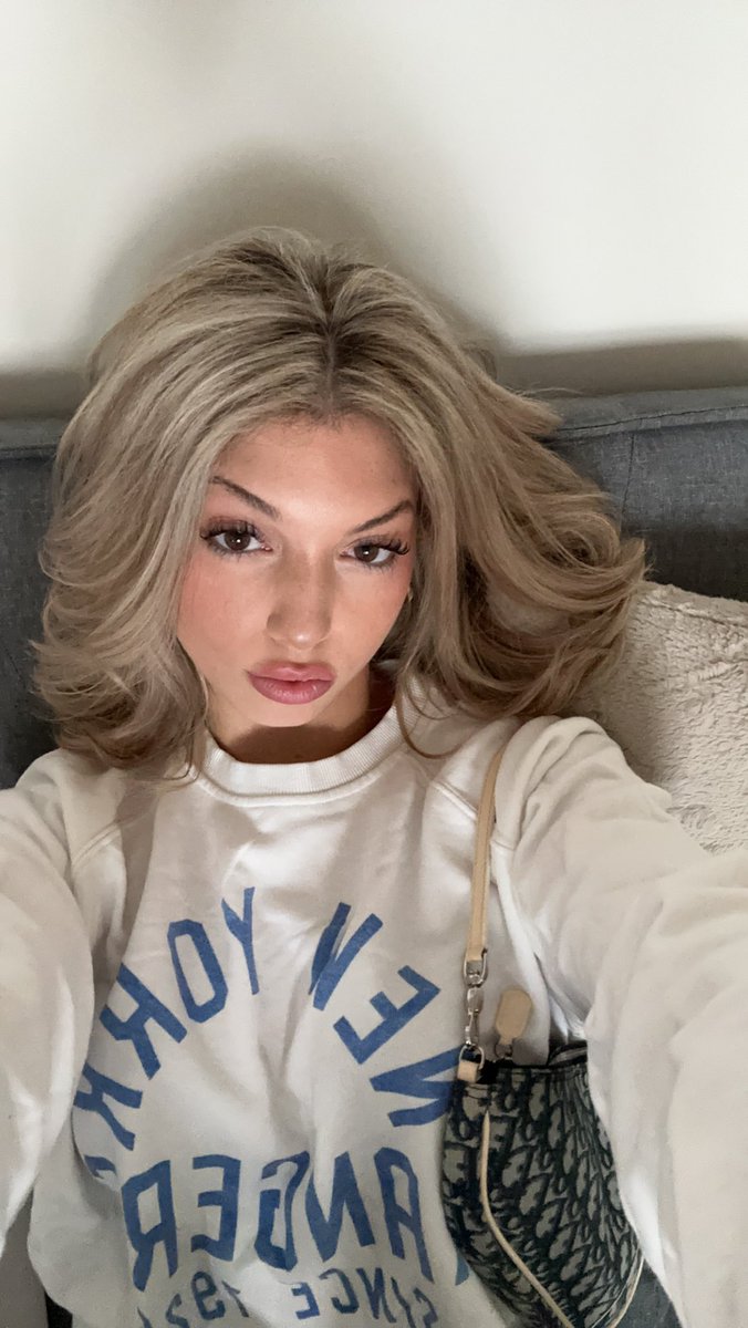 overtimemegan's tweet image. LGR ❤️💙🏒