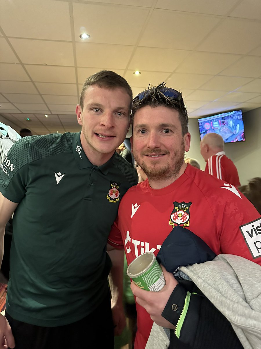 Wrexham : Des maillots toujours introuvables