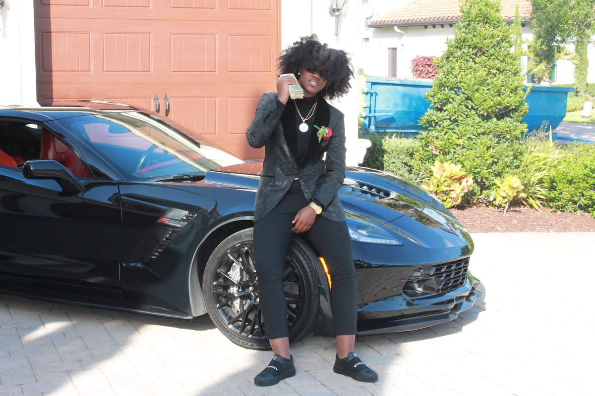 had to bring the prom fit to twitter 🖤 #Prom2023