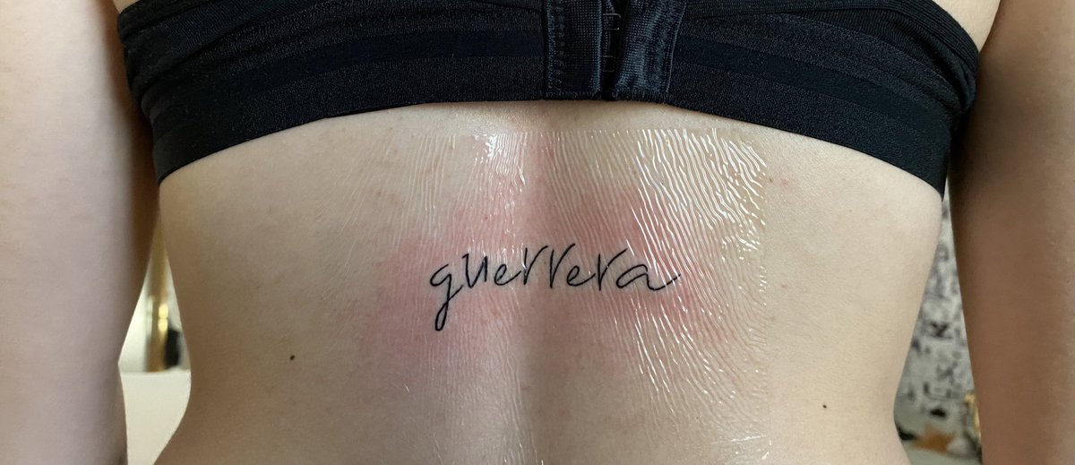 carmenigs's tweet photo. Me he tatuado 🥺 nadie sabe nada porq quería darle una sorpresa a mi gordo ✨✨ ya q tiene mil significado gracias a que el me ha abierto los ojitos https://t.co/V9xX5qIu2d