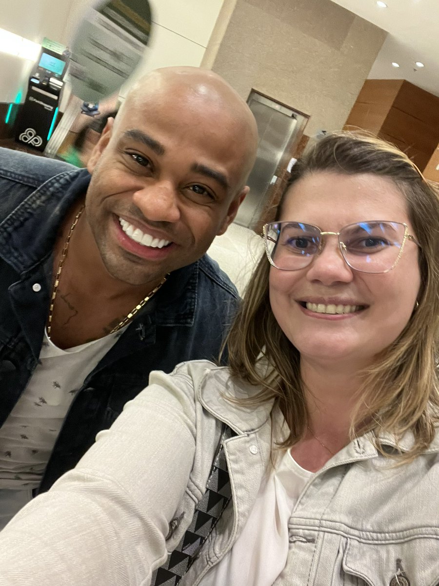 ConduruRafa's tweet image. Pensa num homem simpático!
Black, como te disse, você não devia ter saído!
@cezarblackk