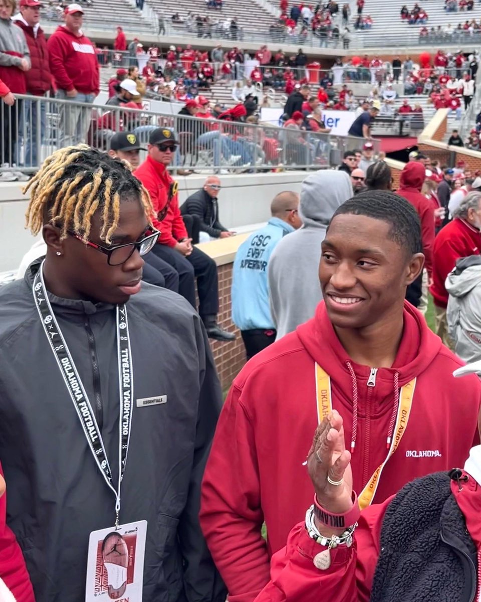 LaTishaStaten9's tweet photo. #OUSpringGame @RJStaten8 @robostat https://t.co/vf3f8JHqEm