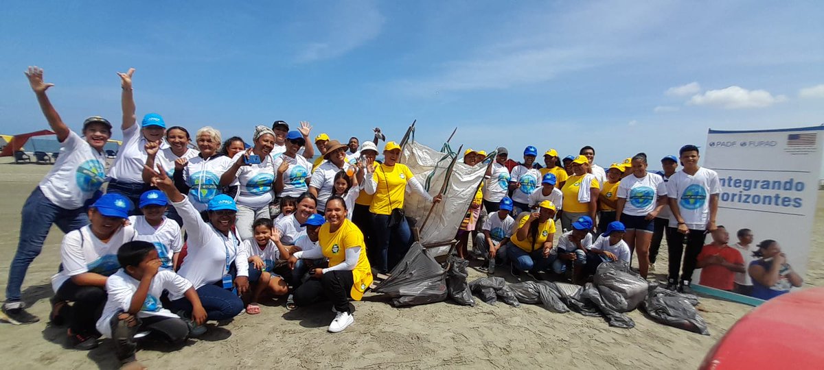 FUPADColombia's tweet photo. #22Abril Así finalizaron las jornadas en Soledad y Cartagena, recuperando espacios con comunidades comprometidas con el medio ambiente. Limpiamos 10 km de playa en el corregimiento La Boquilla, en Cartagena y  jornada de limpieza y siembra en el barrio Primero de Mayo en Soledad. https://t.co/yXJHEP8rxO
