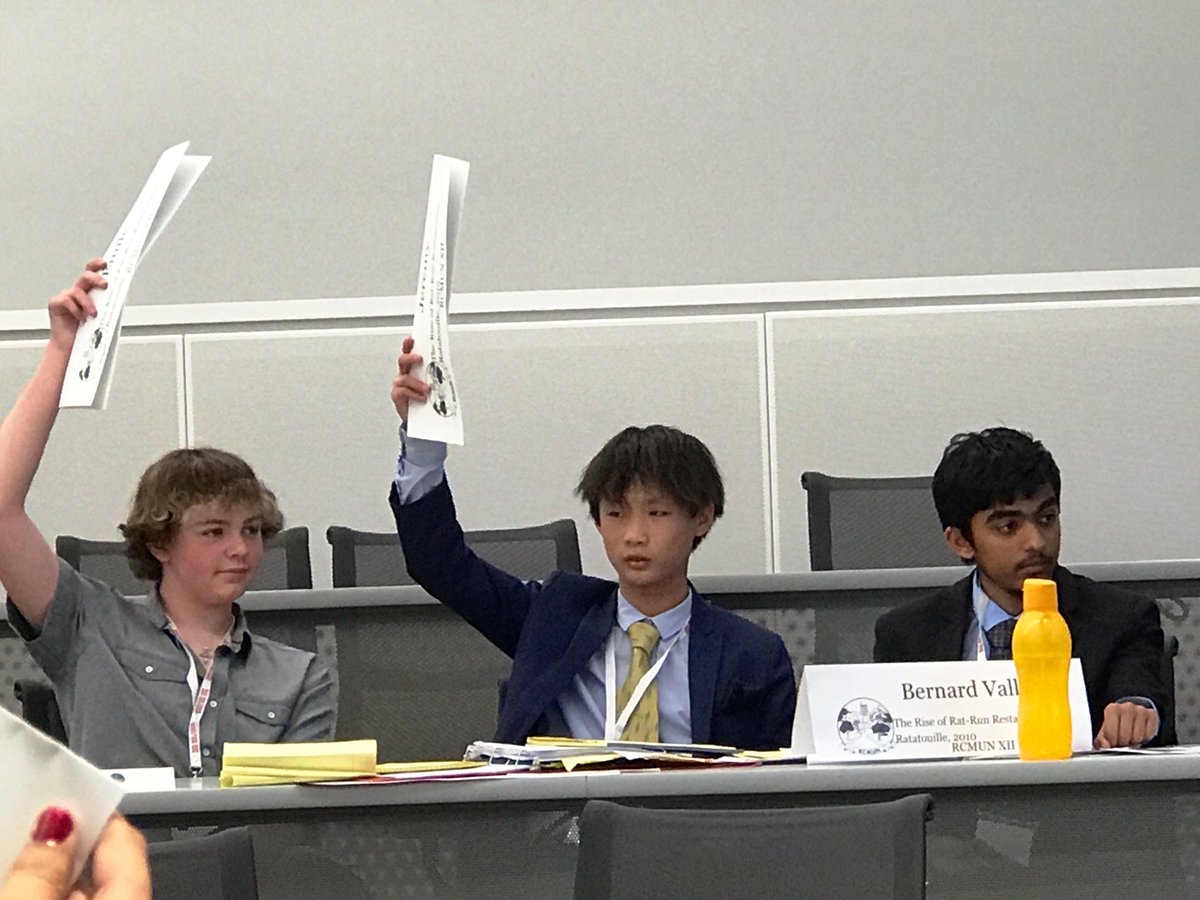 Back to back to back champs! <a href="/bpbroncos/">Boulan Park</a> MUN took best large delegation again with multiple students taking home gavels along with a slew of other awards. We were joined by <a href="/SmithKnights/">Smith Middle School</a> this year who took outstanding small delegation. Doing <a href="/troyschools/">TroySchools</a> proud!