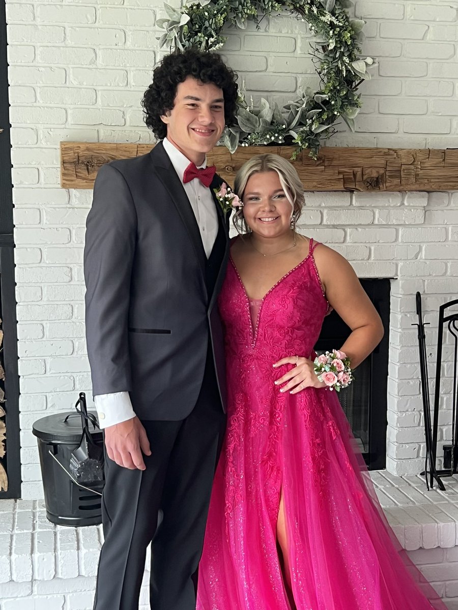 Merts5's tweet photo. Happy prom 2023! #ahspositive https://t.co/prdD9mpL5P