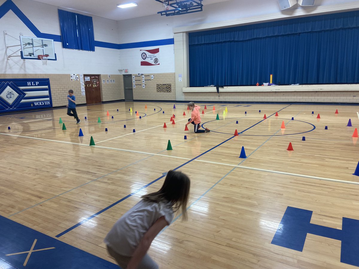 MrsDelaney4's tweet photo. Egg Hunt #HLPElementaryPE https://t.co/6c5qxfkoPv