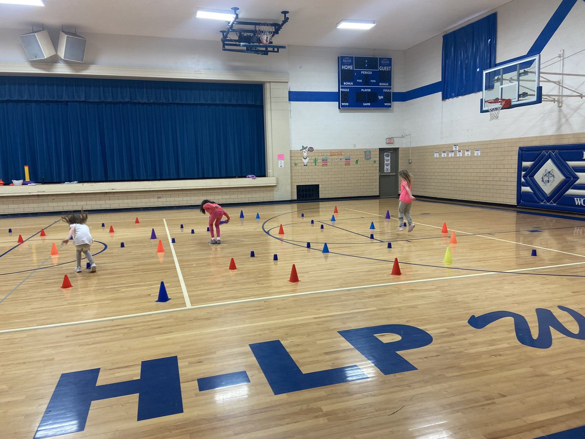MrsDelaney4's tweet photo. Egg Hunt #HLPElementaryPE https://t.co/6c5qxfkoPv