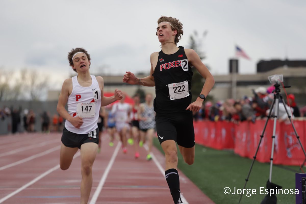 MSHeartland_'s tweet photo. This was a very close boys freshman mile: Owen Horeni of Yorkville over the hometown star Alex Krieg 4:27.06-4:27.25 #DNIP23 https://t.co/5inO859B1b
