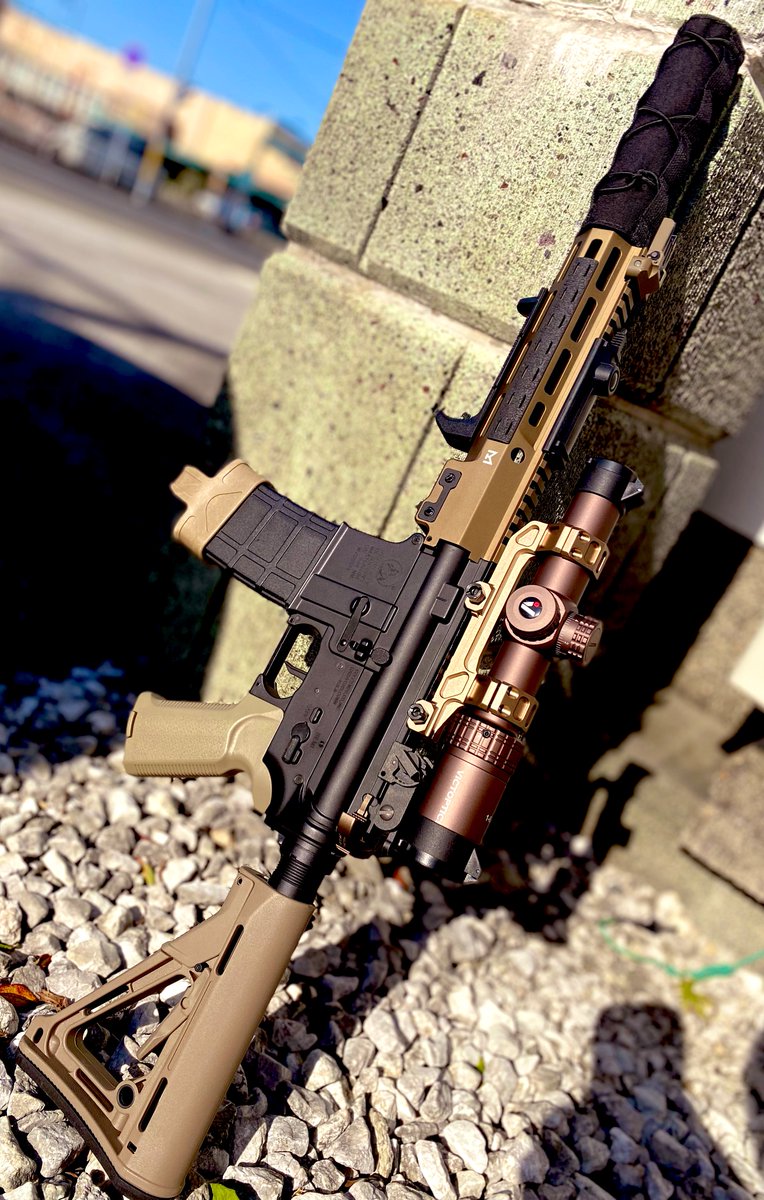 tomcat0131's tweet photo. This is URG-I 

very lewd rifle

※AEG TYPE https://t.co/REFzYp6uJL