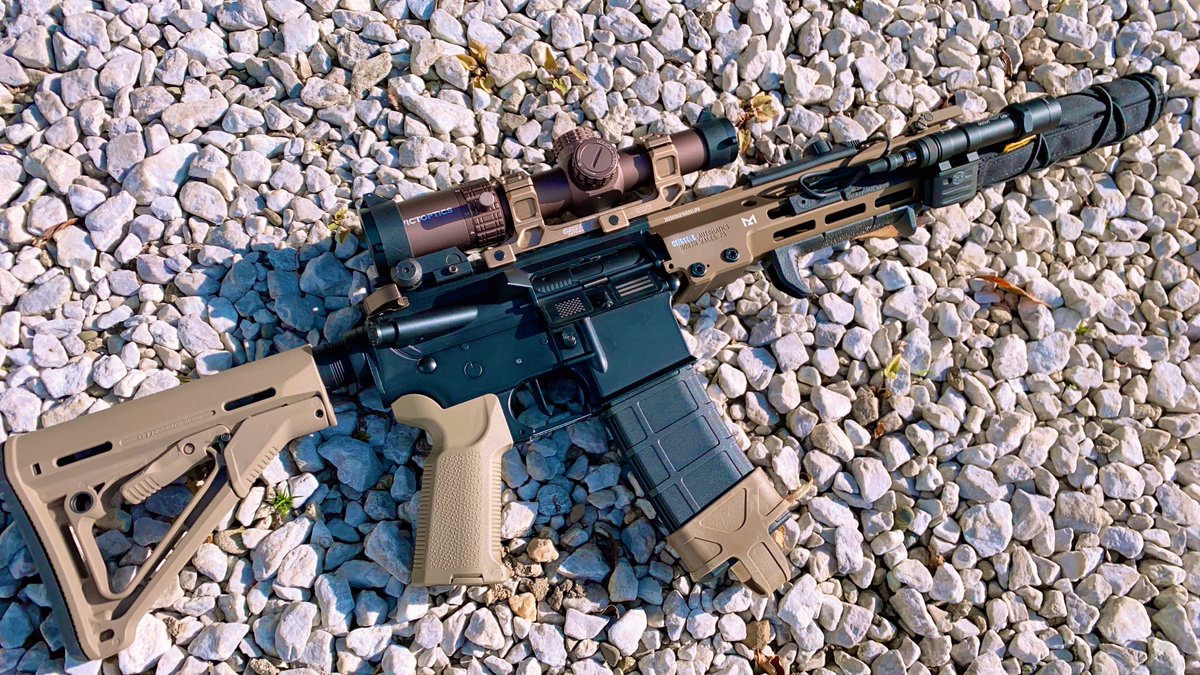 tomcat0131's tweet photo. This is URG-I 

very lewd rifle

※AEG TYPE https://t.co/REFzYp6uJL