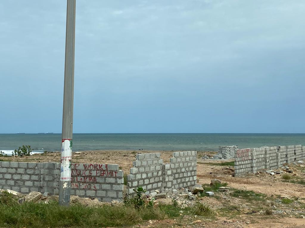 AwaziAnge's tweet photo. CONSTRUCTION ON NEXT DOOR BEACH CEASED BY GOVERNMENT 

Construction at the next door beach has been ceased by the government. 
According to reports , there was no permit granted to build on the land hence it must be taken down by the end of April.
@TDzineku 
@kodwoboateng https://t.co/wnnX0Fj1GS