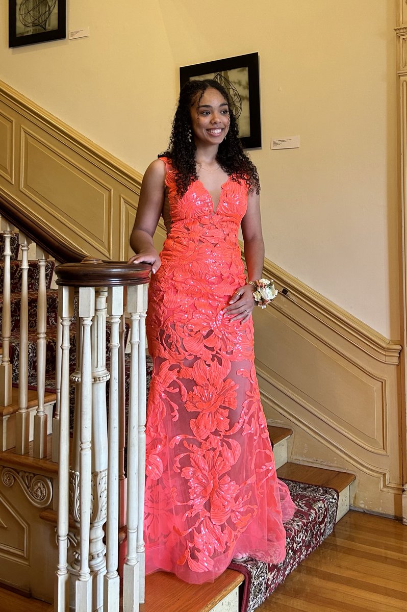 My girl is a baddie. 😍 Senior Prom