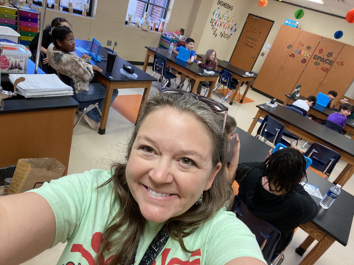 Saturday Science at Bayshore Elementary!!! These young scientists worked hard on some critical recall and evaluation skills to be the BEST on the Science STAAR. In LPISD we support ALL kids in learning to do their best. #ChooseLP