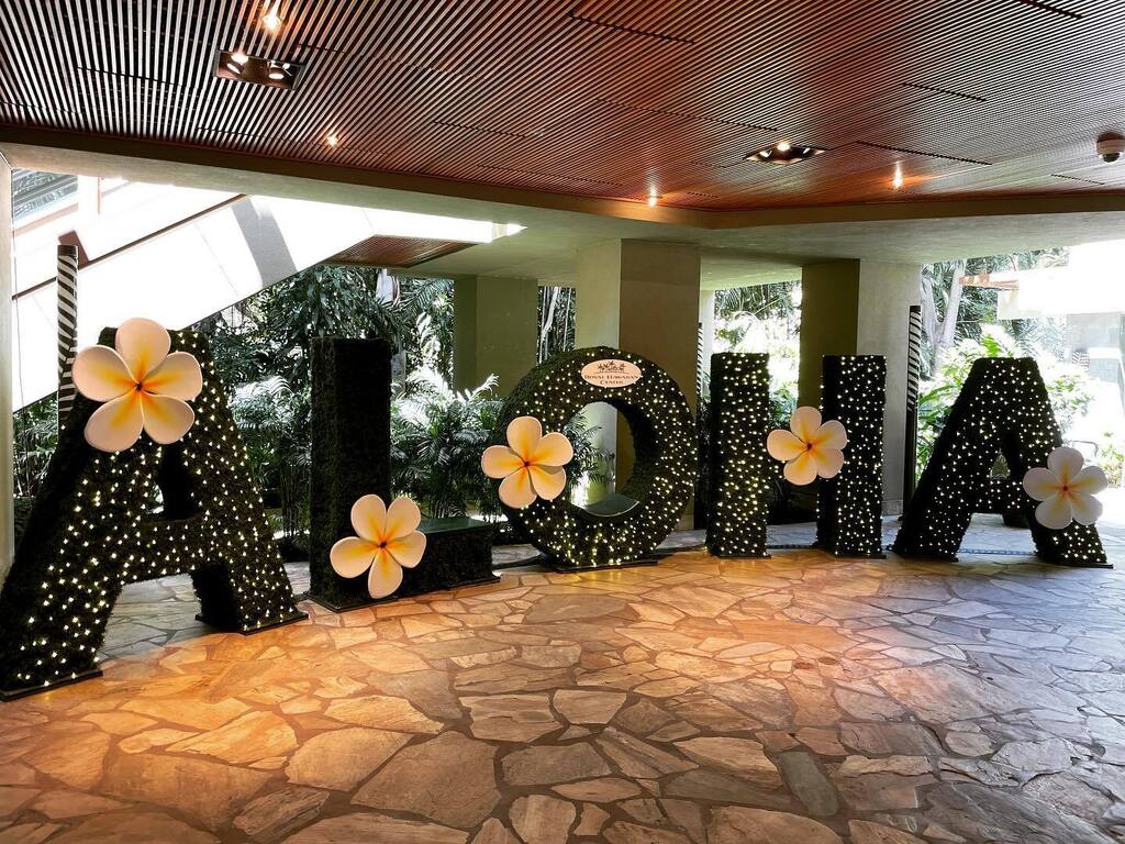 ctrlalthi's tweet image. #aloha #royalhawaiian #royalhawaiiancenter #RHC #waikiki #Hawaii #flower #flowers #plumeria #livealoha #shaka 🌺🤙🌈 @royalhwnctr instagr.am/p/CrWwpLQvrdV/