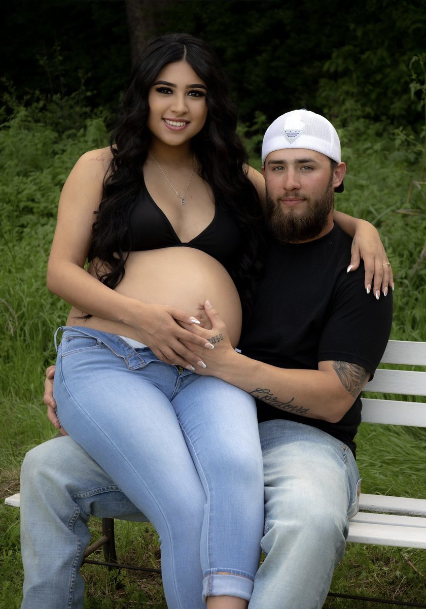 OmgCedessss's tweet photo. Just a few more days till we get to meet you baby girl 💕 https://t.co/AlZLtECmXW