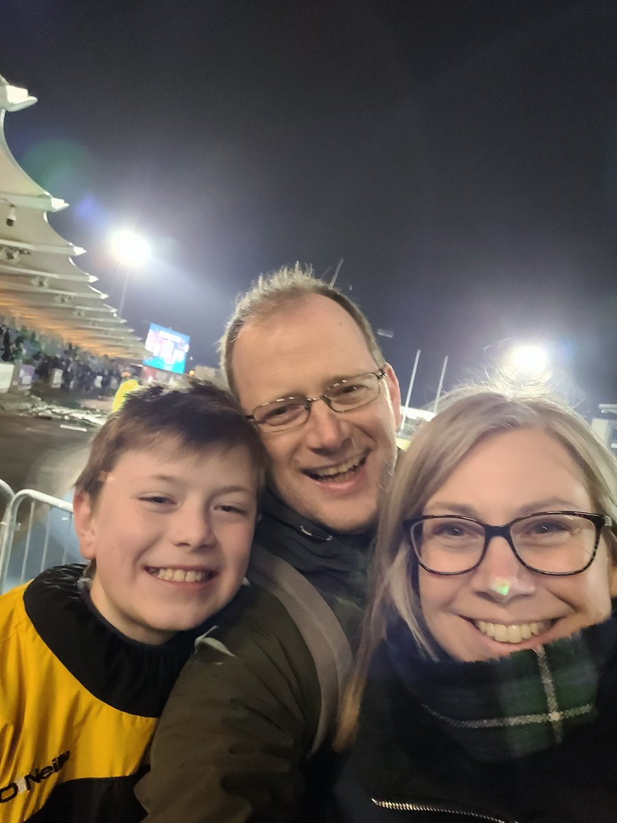 chrisum83's tweet photo. Fantastic night of rugby @GlasgowWarriors, Ethan playing on the main pitch at half time. Amazing experience for him 🏉 https://t.co/nsJ2QgzPtC