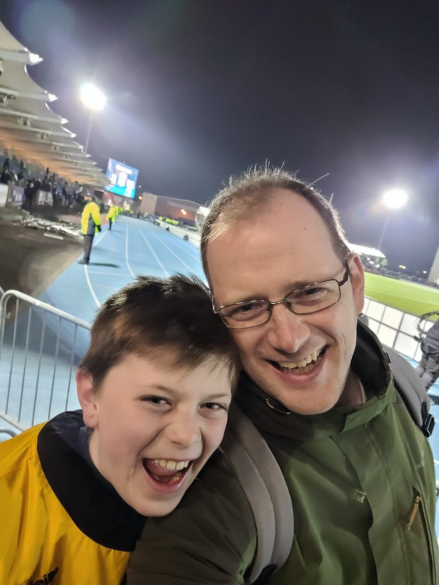 chrisum83's tweet photo. Fantastic night of rugby @GlasgowWarriors, Ethan playing on the main pitch at half time. Amazing experience for him 🏉 https://t.co/nsJ2QgzPtC