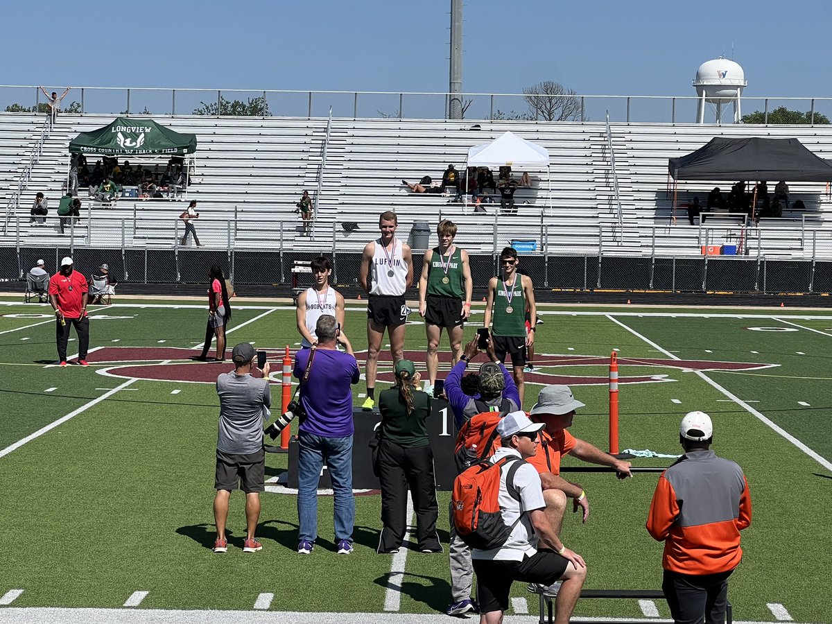 District 15 &amp; 16 5A Area meet:               
-1st in 800m
-3rd in 400m
-4th in 4x400
EXCITED FOR REGION!!!!