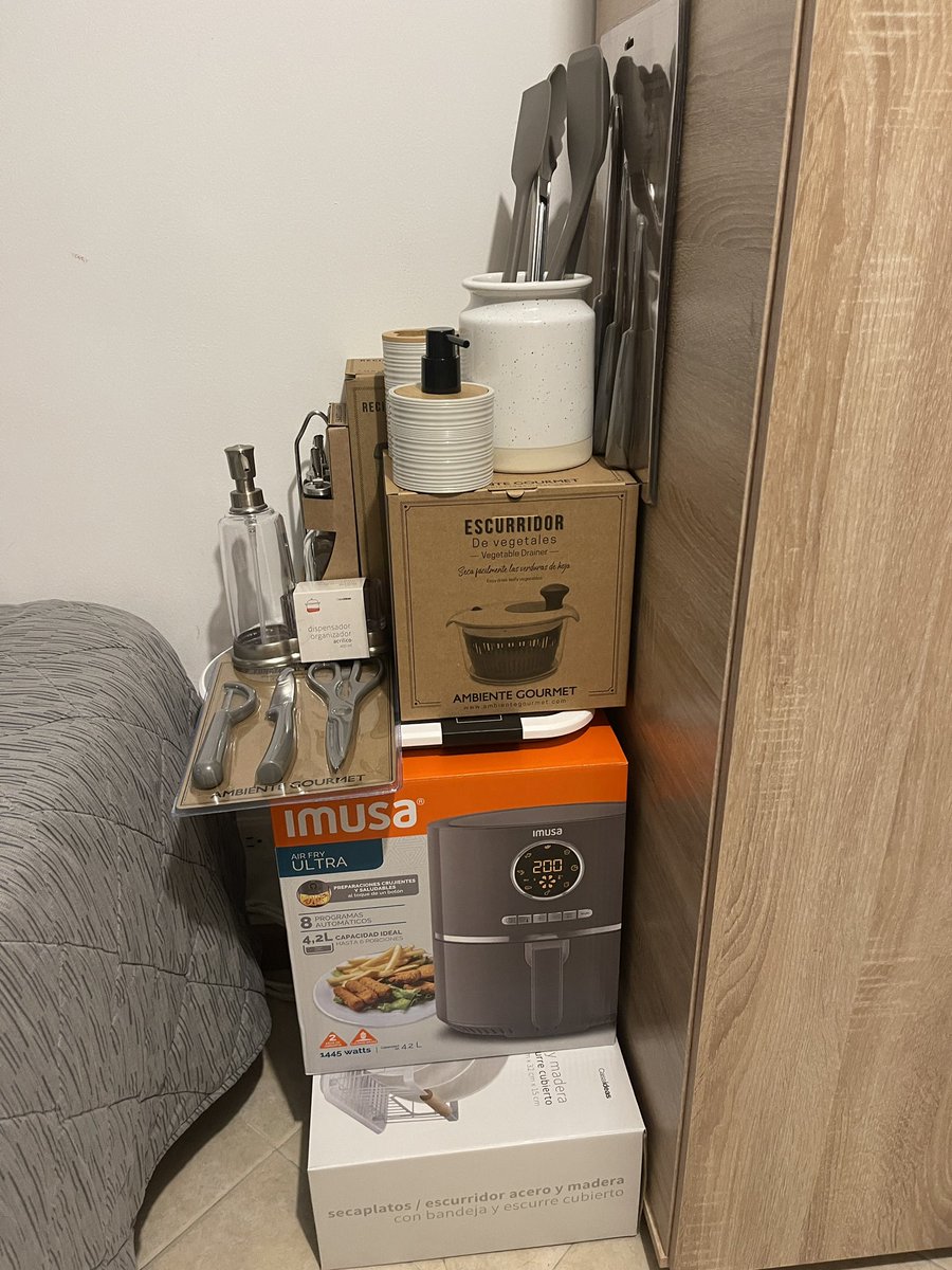 anaagudelo02's tweet photo. Hoy compré mis primeras cositas para el apto 🥹🥹🥹🥹🥹🥹 Hppp todo fruto de mi trabajo!!! https://t.co/fWX2RIsyQS