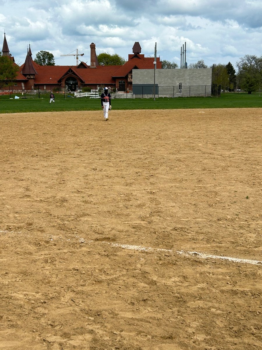 CoachWetmorePCP's tweet photo. Typical Chicago spring weather today as we played through all four seasons in our DH vs. Bulls Prep. Two more losses, but the improvements are noticeable. 

We’re back on the diamond again for Senior Day on Tuesday!

🆚 Speer
⚾️ 5:30 pm 
📍 Hermosa Park

#PritzkerBASE⚾️ #BeSHARP https://t.co/Fo2IJIWzS4
