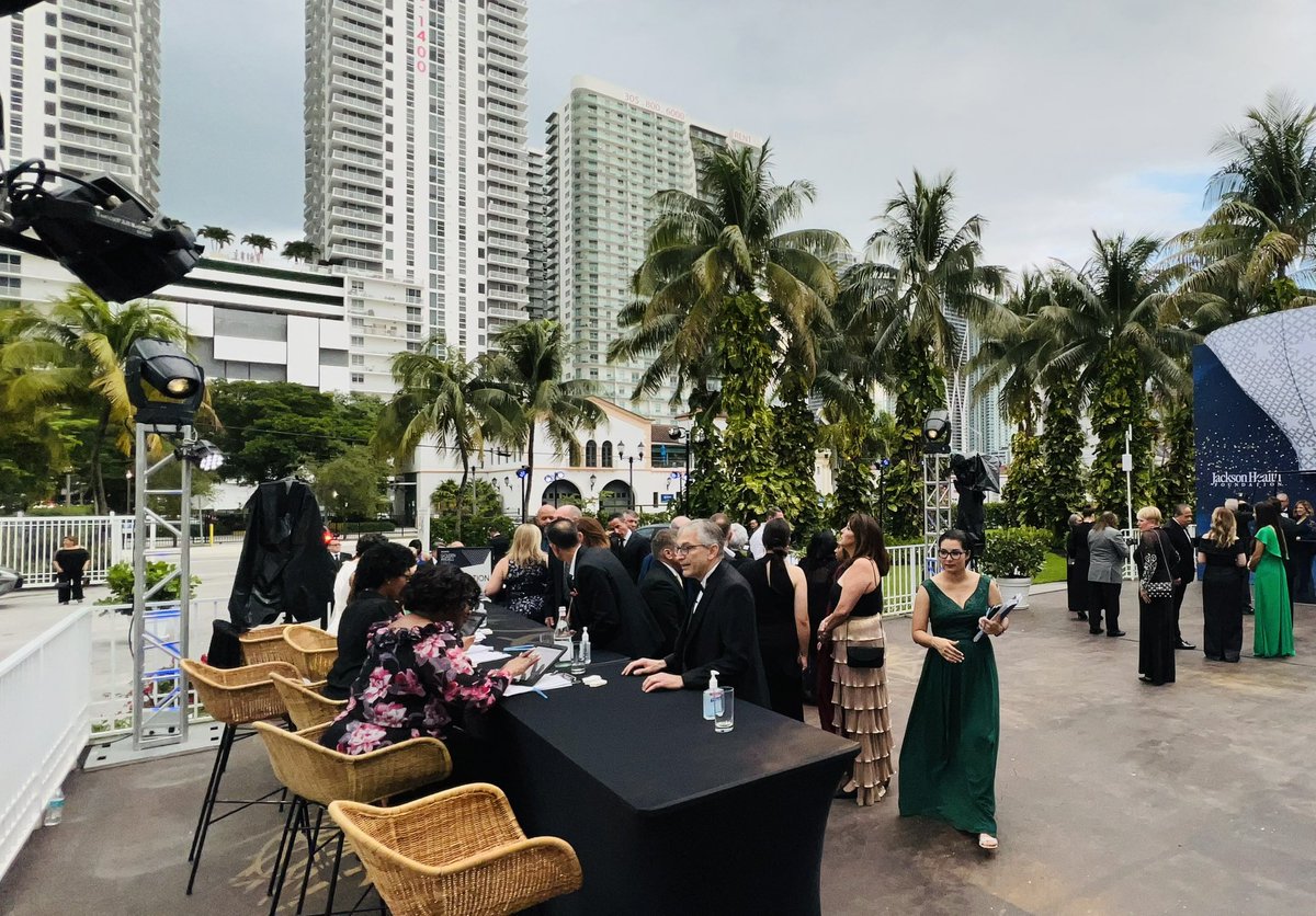 JHF_Jackson's tweet photo. Jackson Health Foundation welcomes our guests to the 2023 Golden Angels Gala, commemorating the 30th Anniversary of Ryder Trauma Center at Jackson Memorial Hospital. 

#GoldenAngelsGala 
#MakingMiraclesHappen 
#SupportJacksonHealthFoundation
#MiraclesMadeDaily
 #LightUpJHF https://t.co/QbksAm2iNz