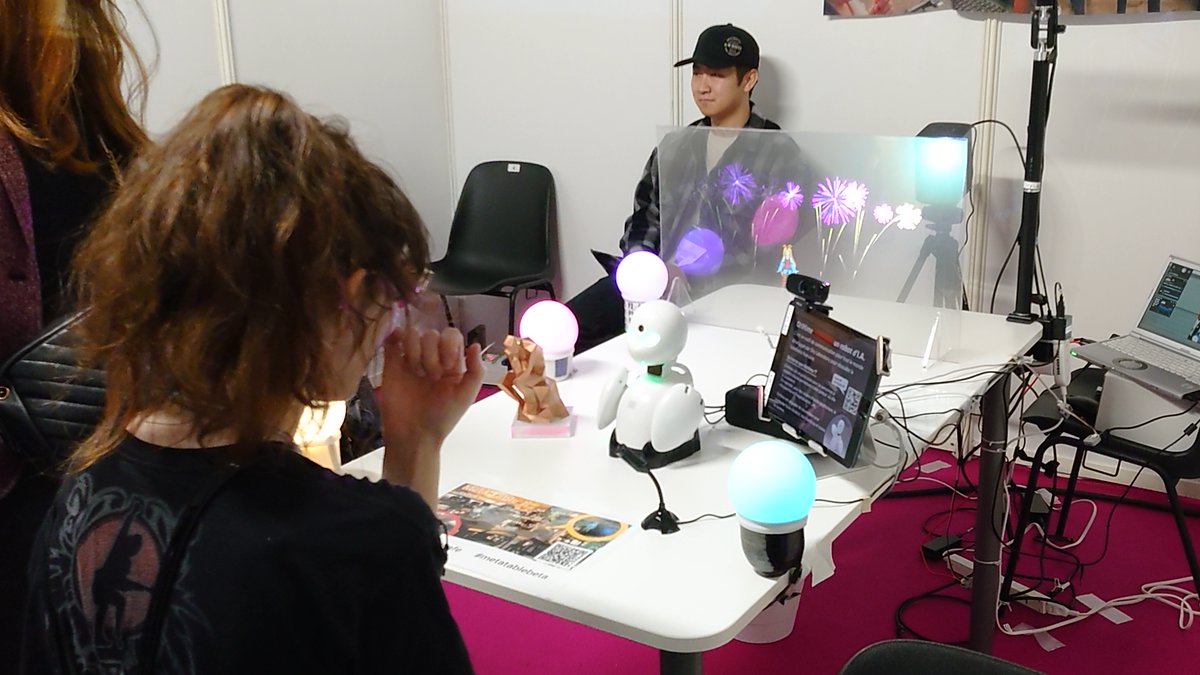 Yoichi_Yamazaki's tweet image. Meta Table βの展示の様子。
#LavalVirtual2023