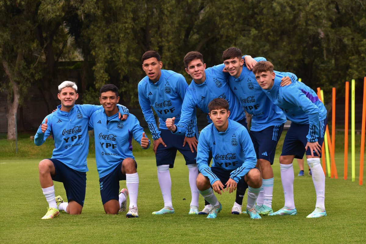 🏆 #Sub17 - #Sudamericano2023

⚽ ¡Último entrenamiento en Quito!

🔜 Mañana, desde las 18.30, 🇦🇷🆚🇧🇷

📝 bit.ly/41xGq1D