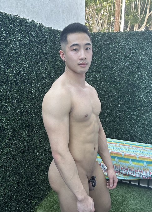 Summer&rsquo;s in the air and so am I 😉 https://t.co/qCBNQBSQfp