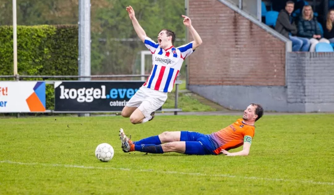 VVAvereest's tweet photo. VVA is officieel gedegradeerd uit de 3e klasse Oost. Voor t jonge team van nieuwe trainer @ricomagsino is de huidige klasse een maatje te groot gebleken. We kijken echter uit naar mooie jaren, met nieuwe verjonging en meer dan genoeg potentie. Que sera, sera! #VVAvereest #3COost https://t.co/HvwU9zDG21