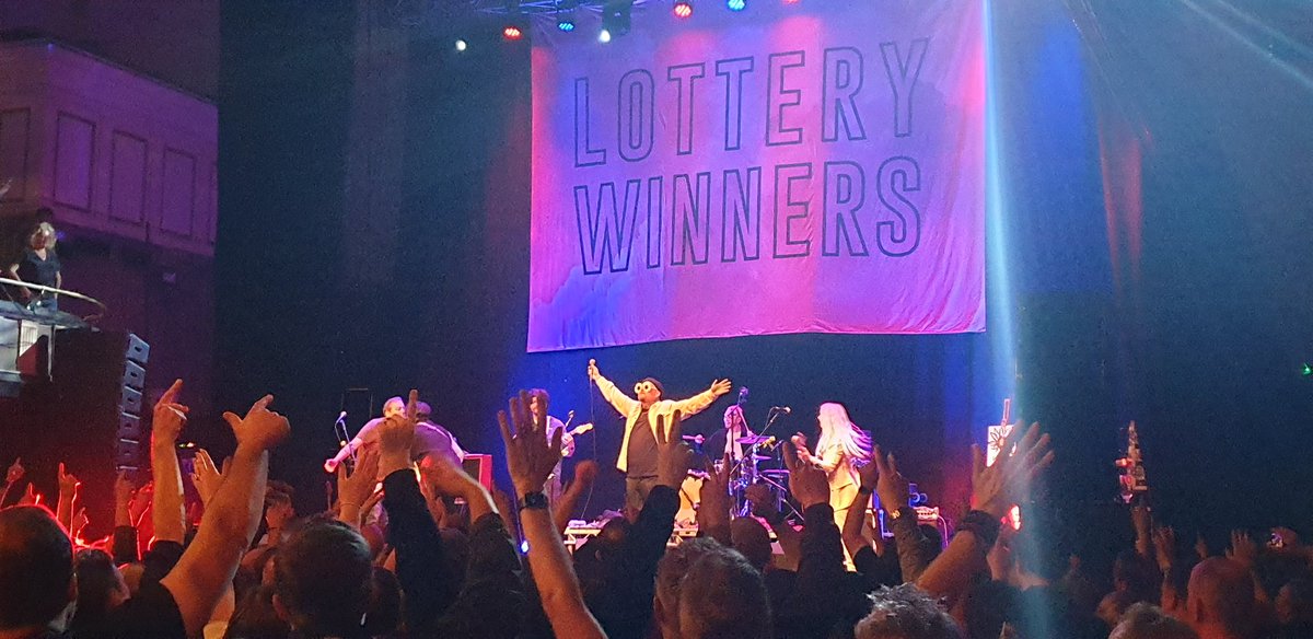 teestop's tweet photo. How feckin amazing are The @LotteryWinners Outstanding live band!! What a night - Thank You!! Where did that voice come from Rob!! #GetUpAndStartAgain #Number1Album https://t.co/OyNgRztpx9