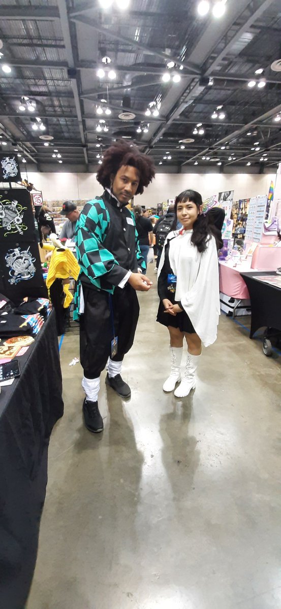 NeoMoonArt's tweet photo. Some pics from the con! Met so many cool peeps 😎 https://t.co/PsGE8N2Uf4