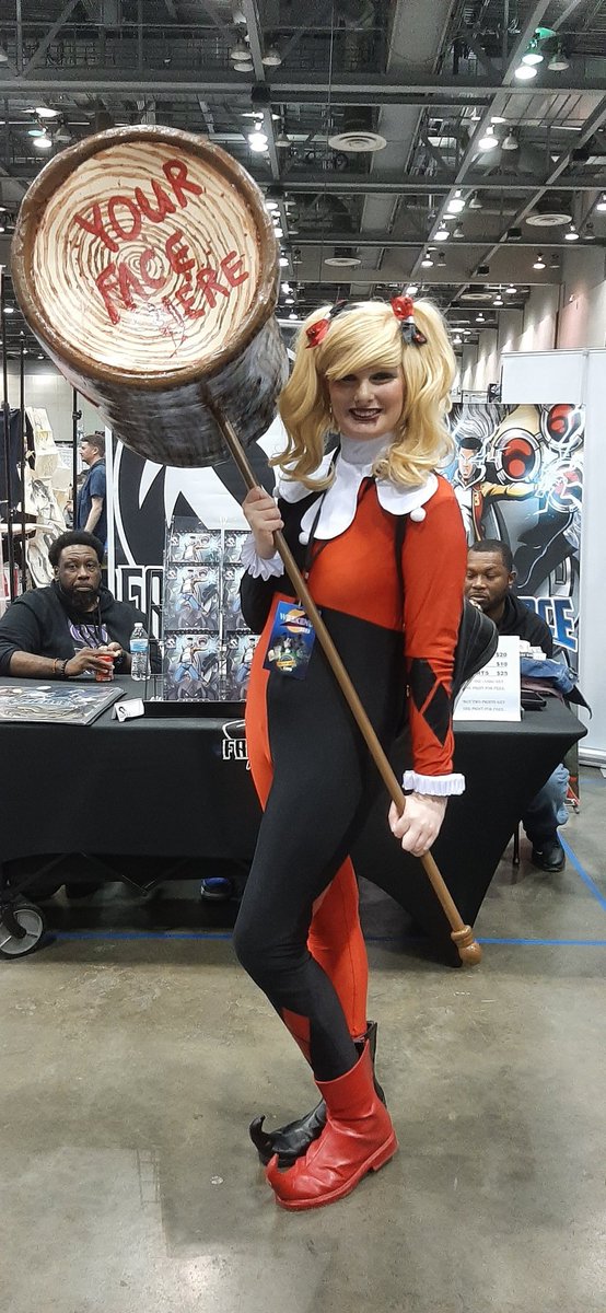 Some pics from the con! Met so many cool peeps 😎