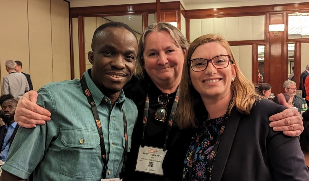 matrixville's tweet photo. First reunion of @merrylindseyphd and her "science  grandson". Great to see mentorship passed down through generations. https://t.co/wVCCfBd11p