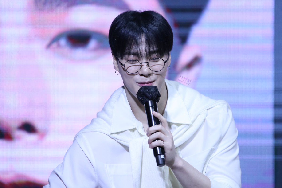 __N_D_M__'s tweet photo. 230201 GIVERNY × MOONBIN FAN SIGN EVENT
#아스트로 #ASTRO #문빈 #MOONBIN
#문빈_가수해줘서_고마워 https://t.co/hcoDzfSwvL