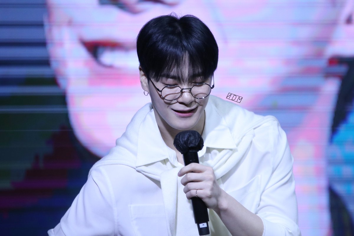 __N_D_M__'s tweet photo. 230201 GIVERNY × MOONBIN FAN SIGN EVENT
#아스트로 #ASTRO #문빈 #MOONBIN
#문빈_가수해줘서_고마워 https://t.co/hcoDzfSwvL