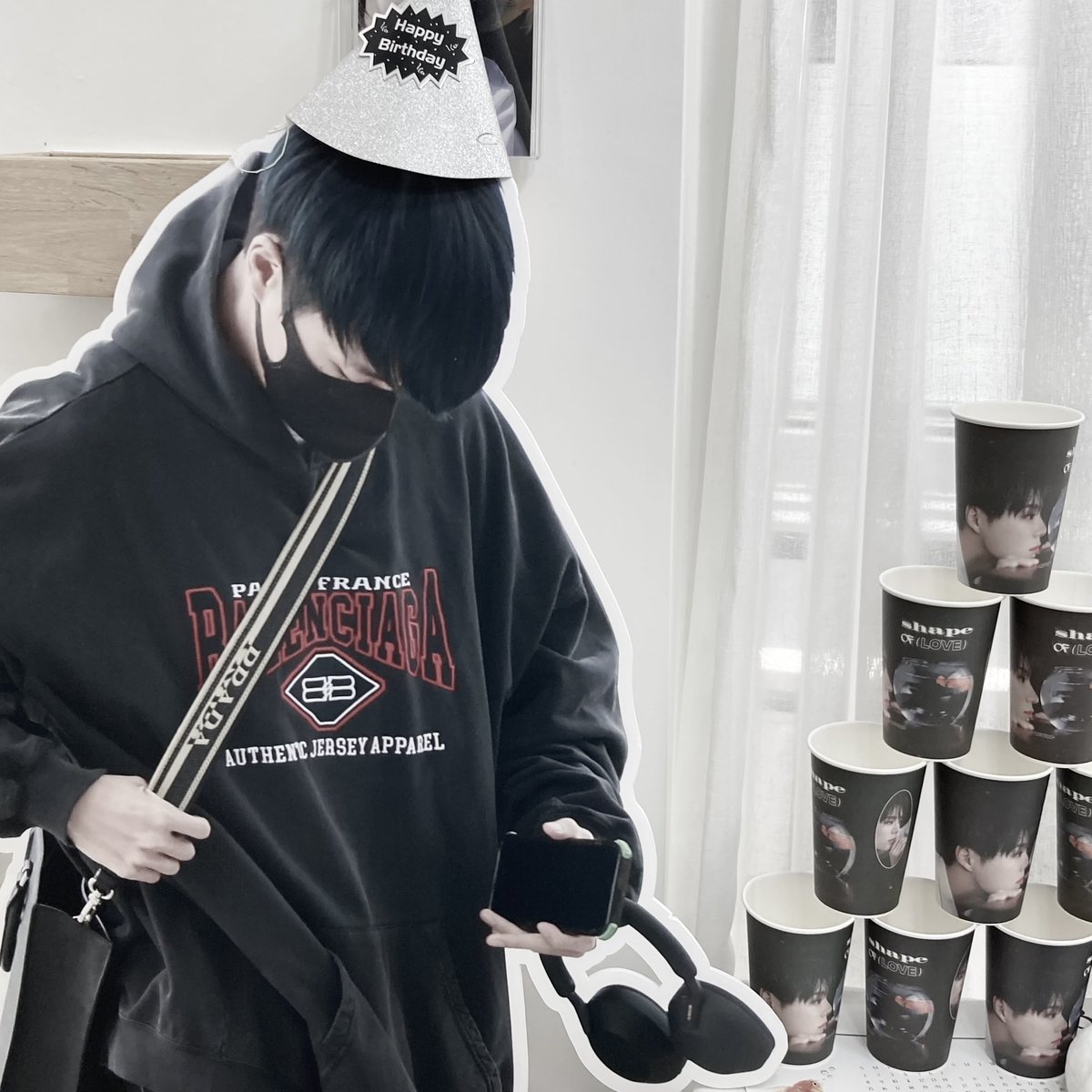 졸려 tweet media
