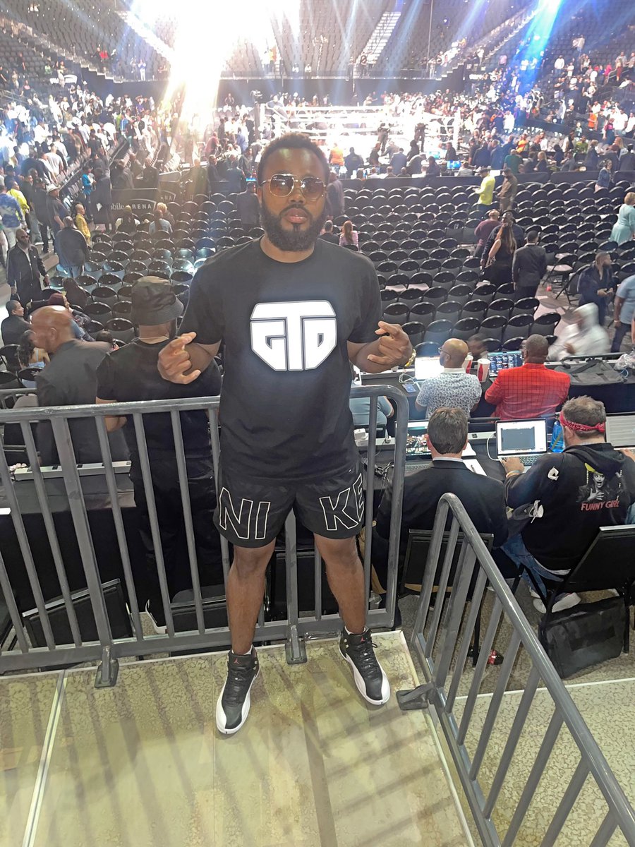 keygriff's tweet photo. You cats is home ๐ screaming the fights ๐ฅ on
Iโm in the 1500 seats while Tank on
Same Night Same Fight
But one of cats ainโt playing right ๐
Iโll let you tell it ๐ฅฑ
#DarnellDoYouSeeMeBra
#BigNawfside #CmcDaTeam #FreeMfTeezyNigga #FreeOshay #gervontadavisvsryangarcia https://t.co/QlReg47qeP
